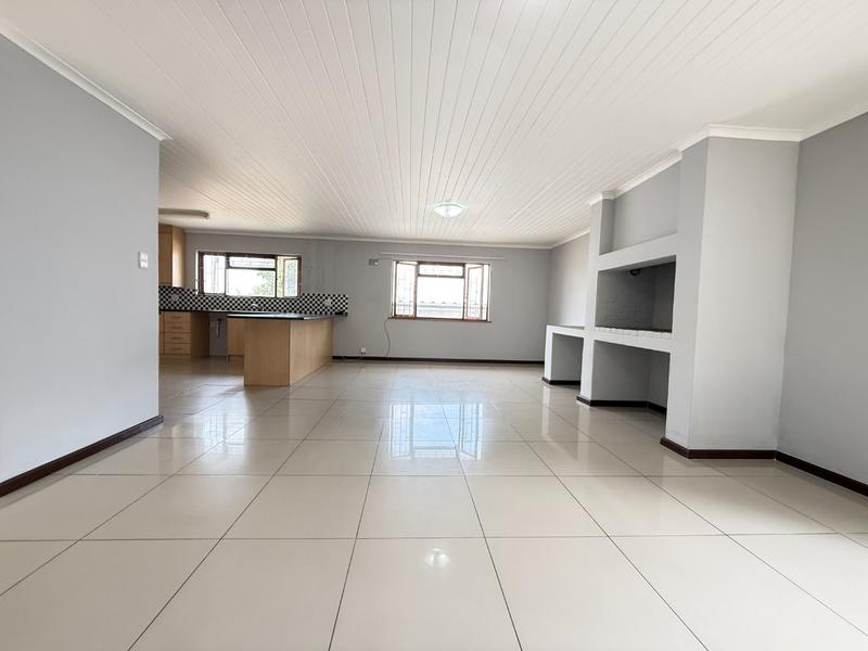 4 Bedroom Property for Sale in Bergzicht Western Cape